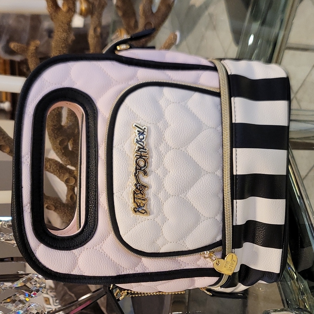 Betsey Johnson lunch purse..